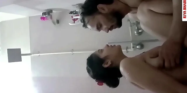 bathroom,bhabhi,cute,desi,indian,licking,pussy licking,sex